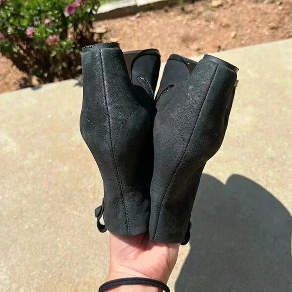 Gentle Souls Booties - Picture 6 of 11